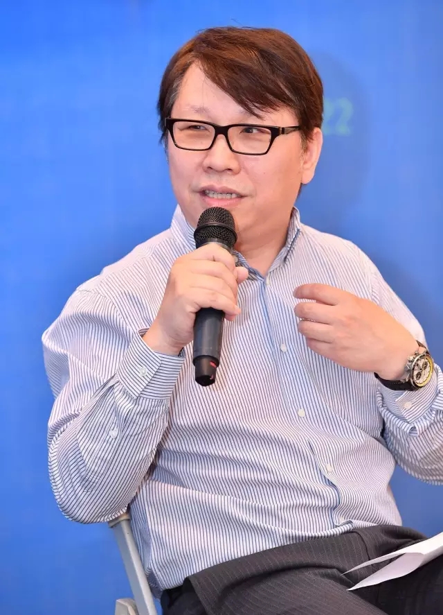 中国修建学会修建师分会理事、ca88手机客户端集团董事、总修建师黄向明