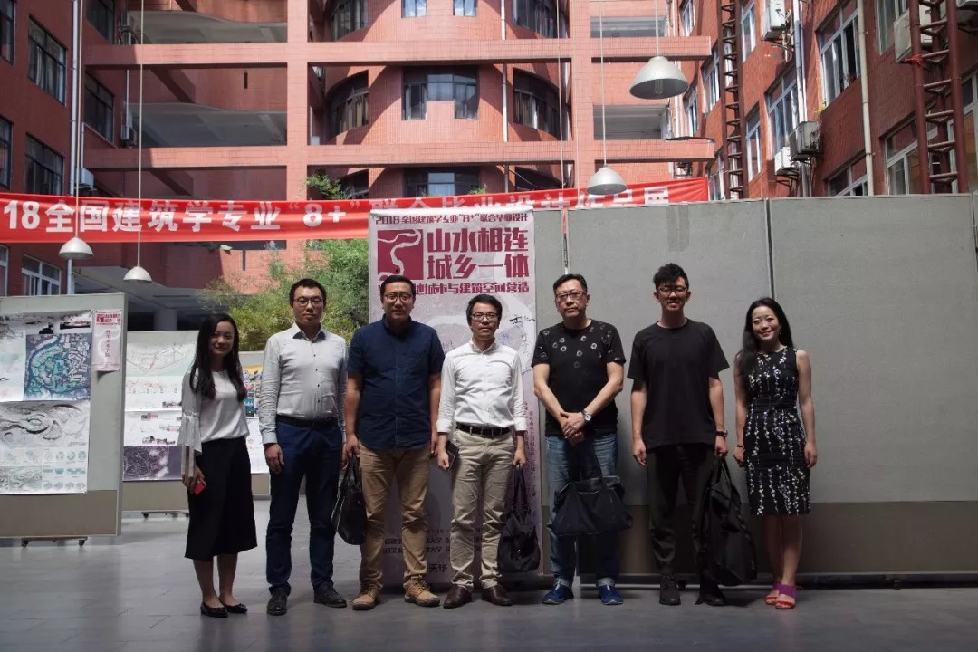 ca88手机客户端企业导师团合影